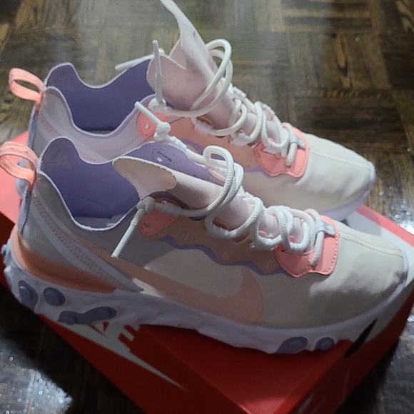 Womens nike react elements - Picture 8 of 13